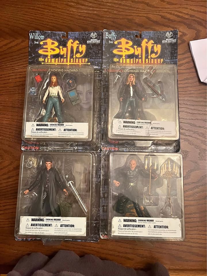 Buffy the Vampire Slayer. Moore action figures series 1