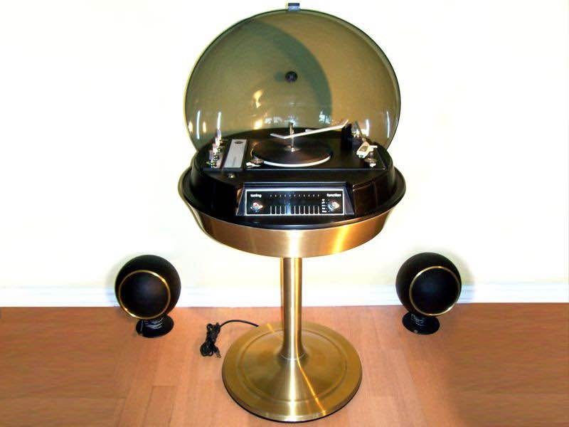 Vintage 1971 Electrohome Apollo gold record player