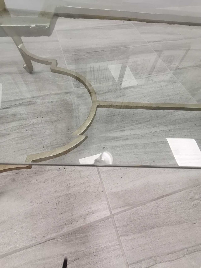 Elegant heavy duty Glass Coffee Table - photo 3