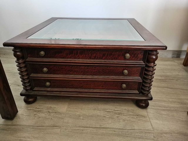 Coffee Table solid wood mahogany 40"x40"x20"