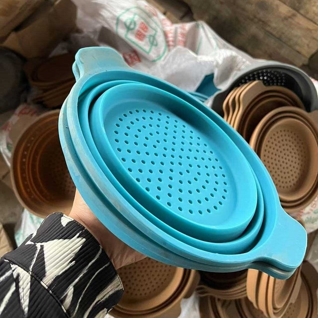 Collapsible Colander ,dish drainage, BLUE