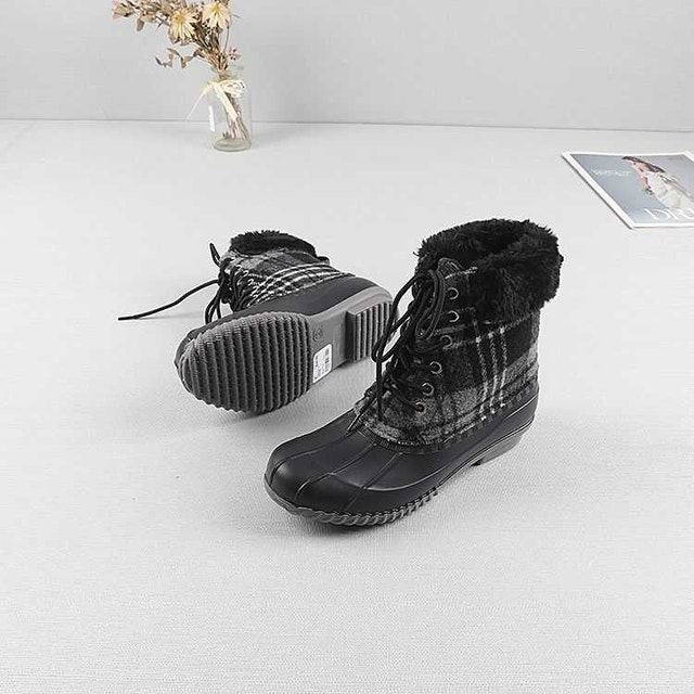 Plaid Duck Boots size 9 woman, super warm - photo 3