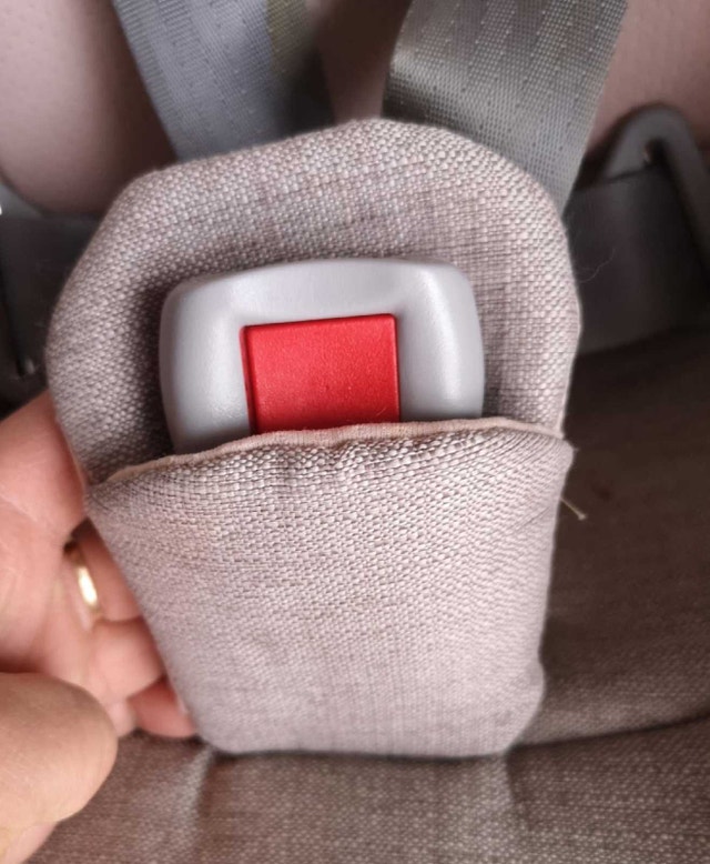 Peg Perego Car Seat 4-35 lb rear facing,made in italy,good 2028 - photo 3
