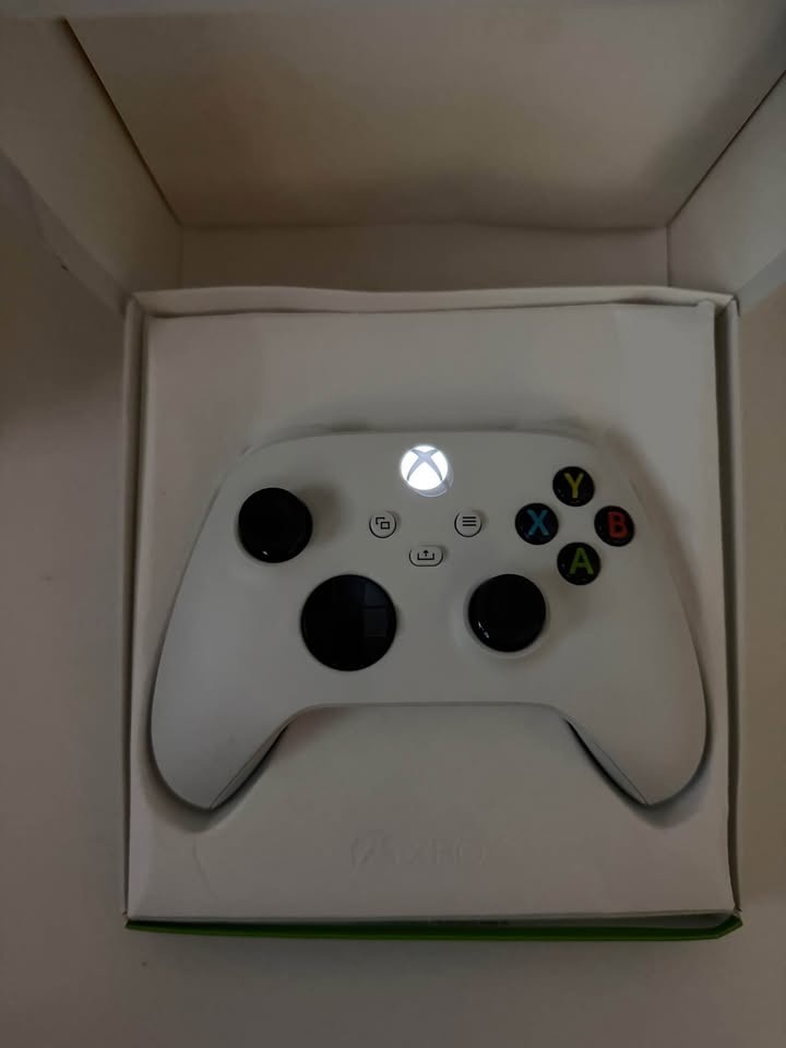 Xbox Wireless Gaming Controller – Robot White - photo 2