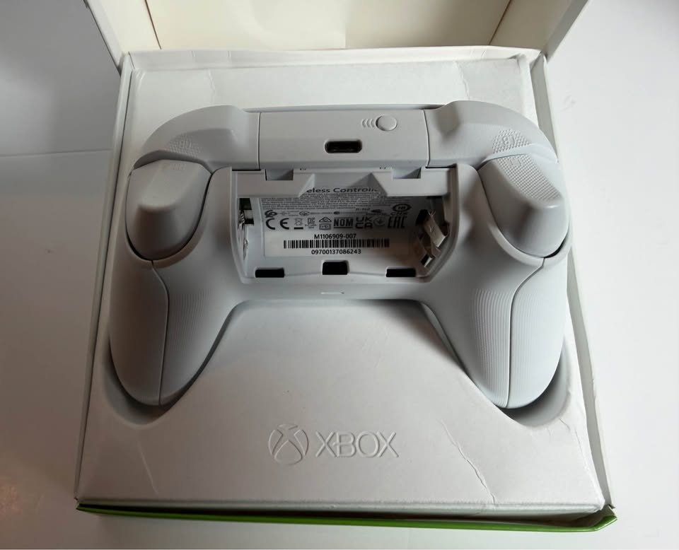 Xbox Wireless Gaming Controller – Robot White - photo 3