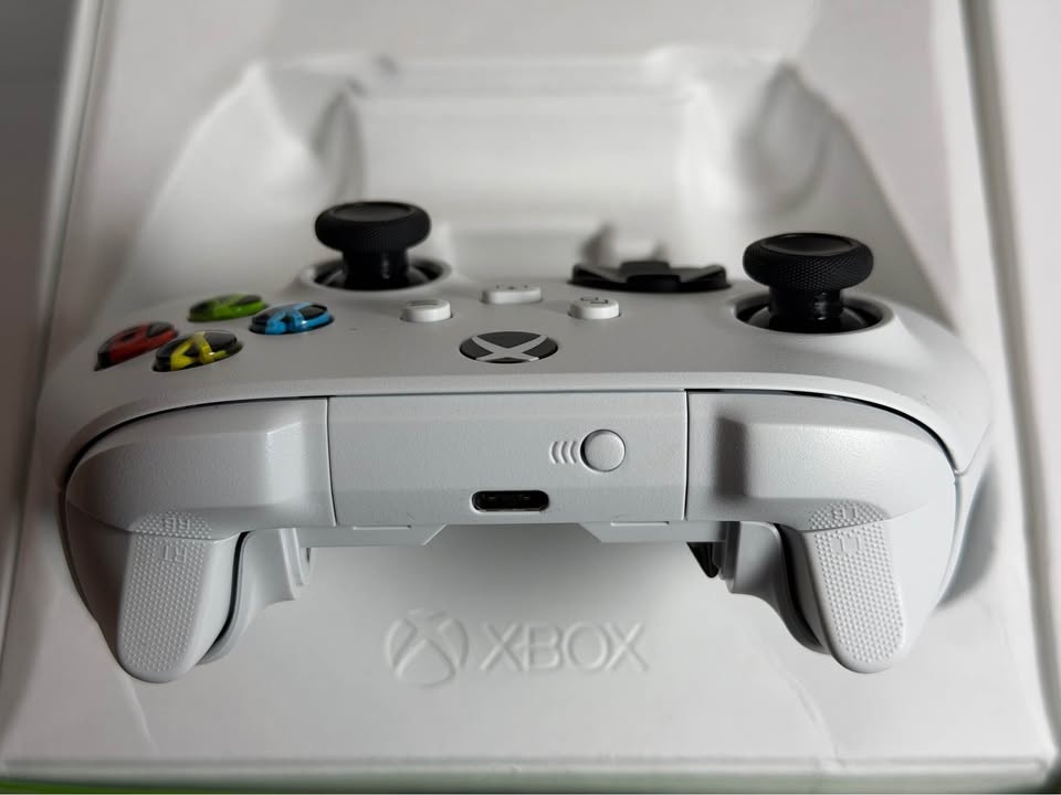 Xbox Wireless Gaming Controller – Robot White - photo 4