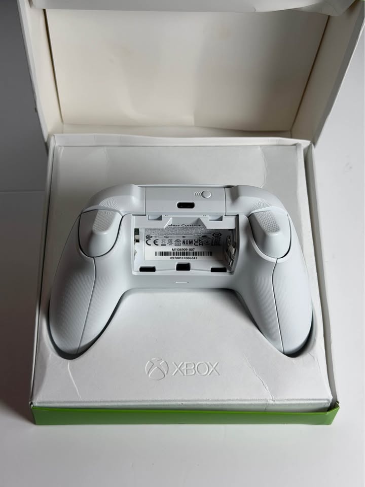 Xbox Wireless Gaming Controller – Robot White - photo 5