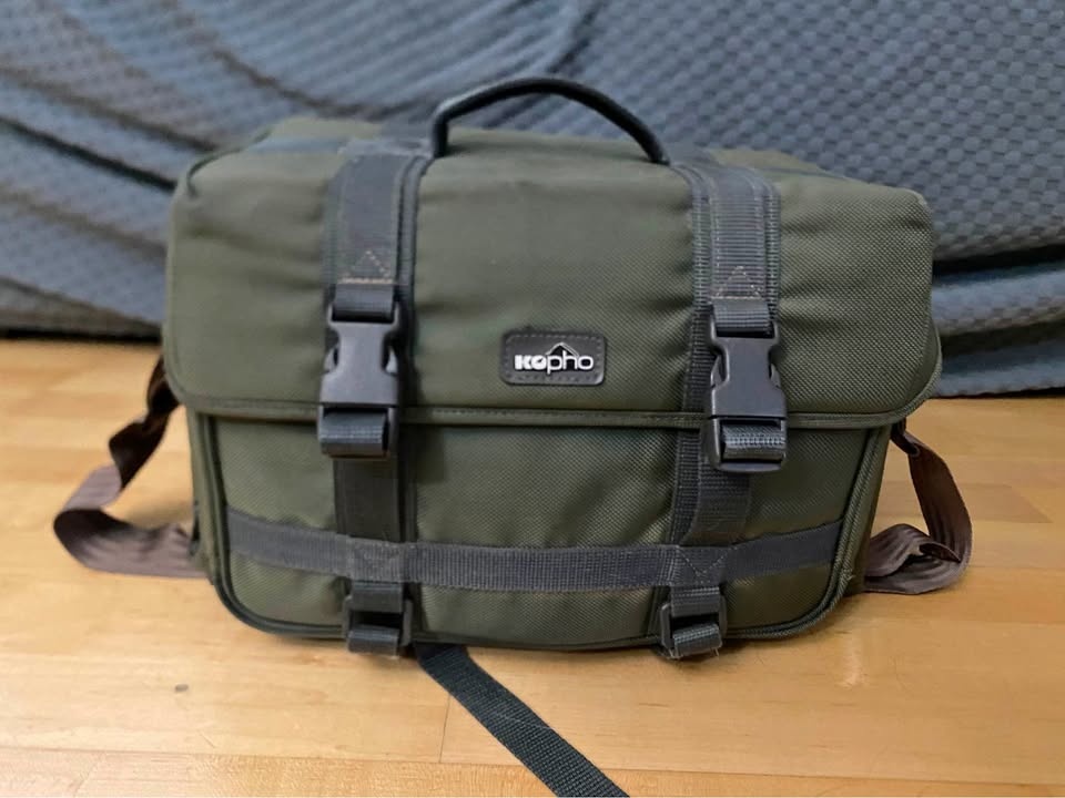 Moving sale - Camera Bag – Fits 1 Camera + 2 Lenses