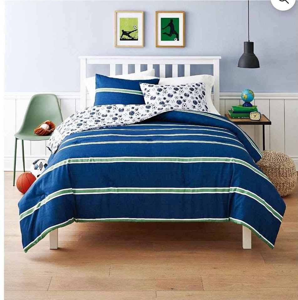 Queen/ Double Mainstays Kids STRIPE Comforter Set