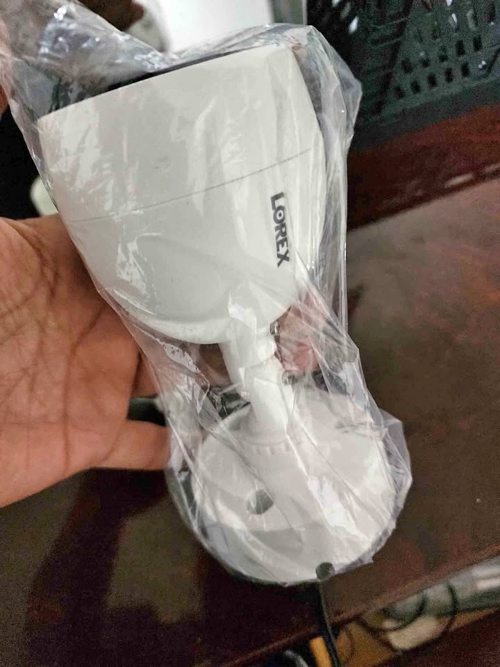 Brand new unpacked Lorex C883DA-Z cctv camera