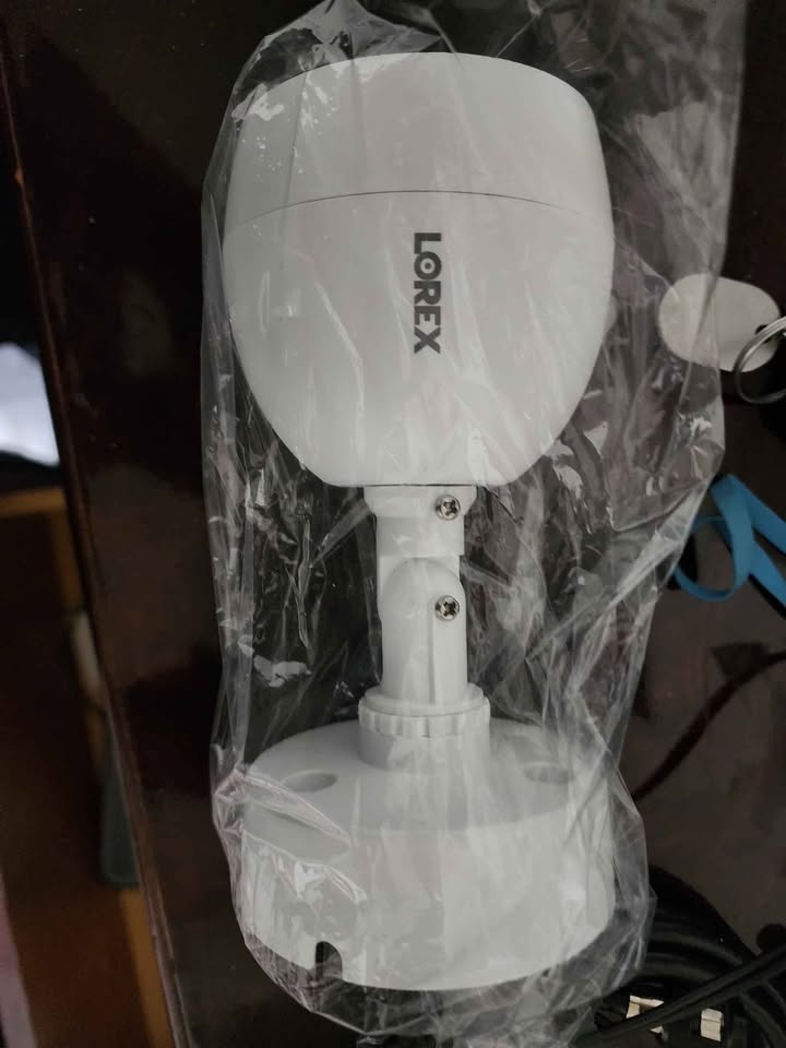 Brand new unpacked Lorex C883DA-Z cctv camera - photo 3