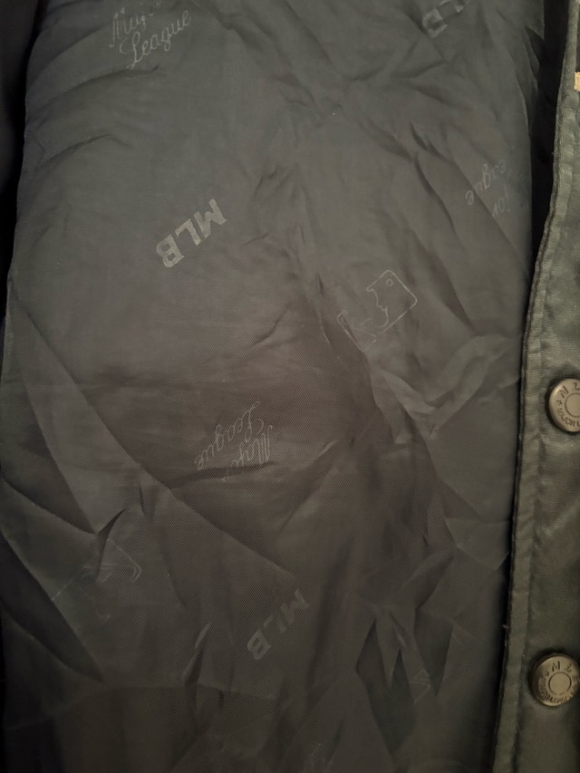 New York Yankees varsity jacket - MLB merch with detachable hood - photo 3
