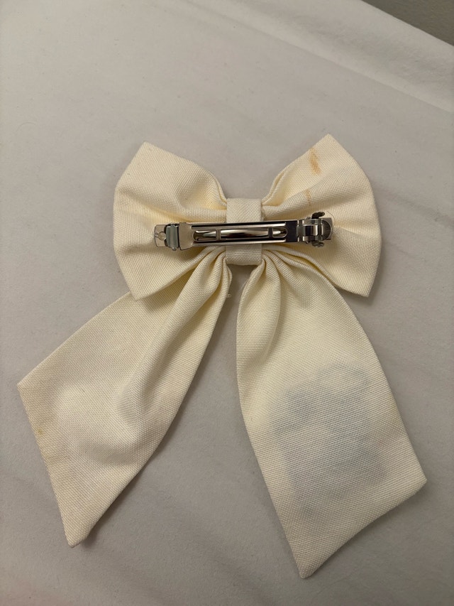 London UK souvenir white embroidered bow hair clip - photo 2