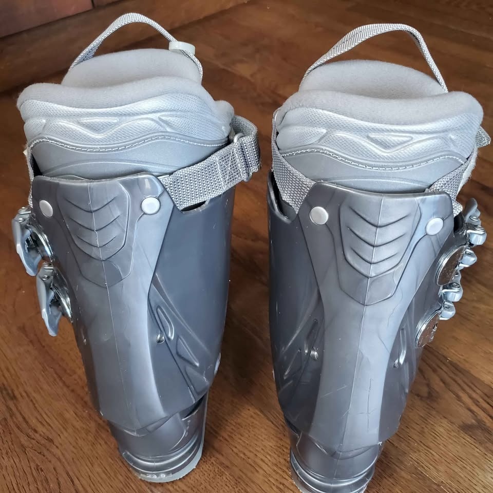 Nordica ski boots - flex index 40, size 275mm - photo 5