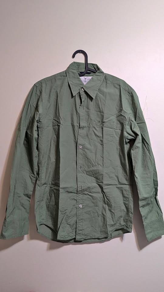 American Eagle Light Green Shirt Size S-XS
