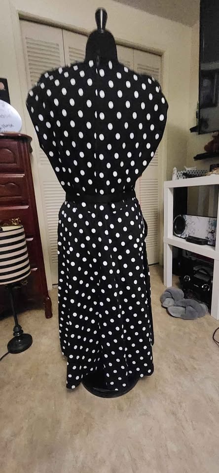 Blame betty Pinup Couture 2X black polka dot dress - photo 2