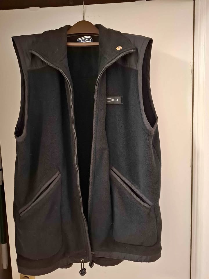 Men's sleeveless fleece jacket