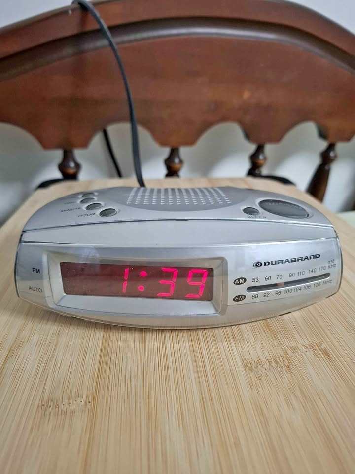 Alarm clock radio