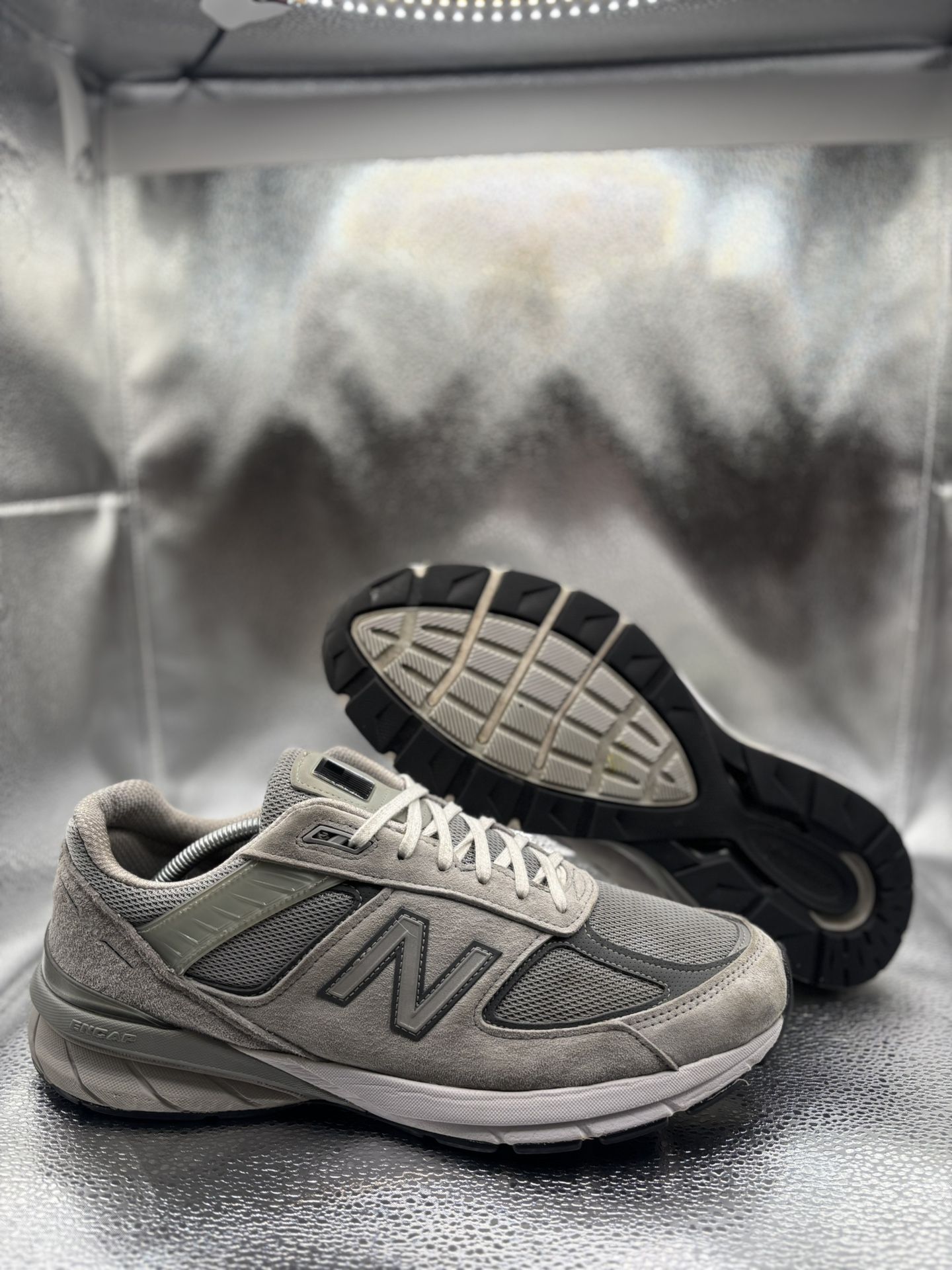 New Balance 990v5