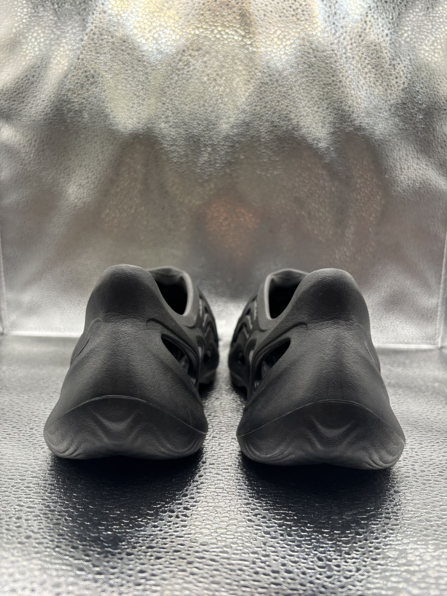 Adidas Yeezy Foam Runner Onyx GS - photo 4