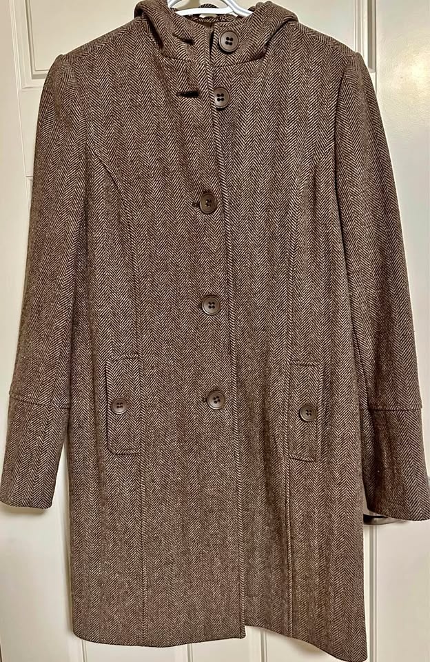 REITMANS WOMEN'S WOOL COAT. Size : 3 Price :$50