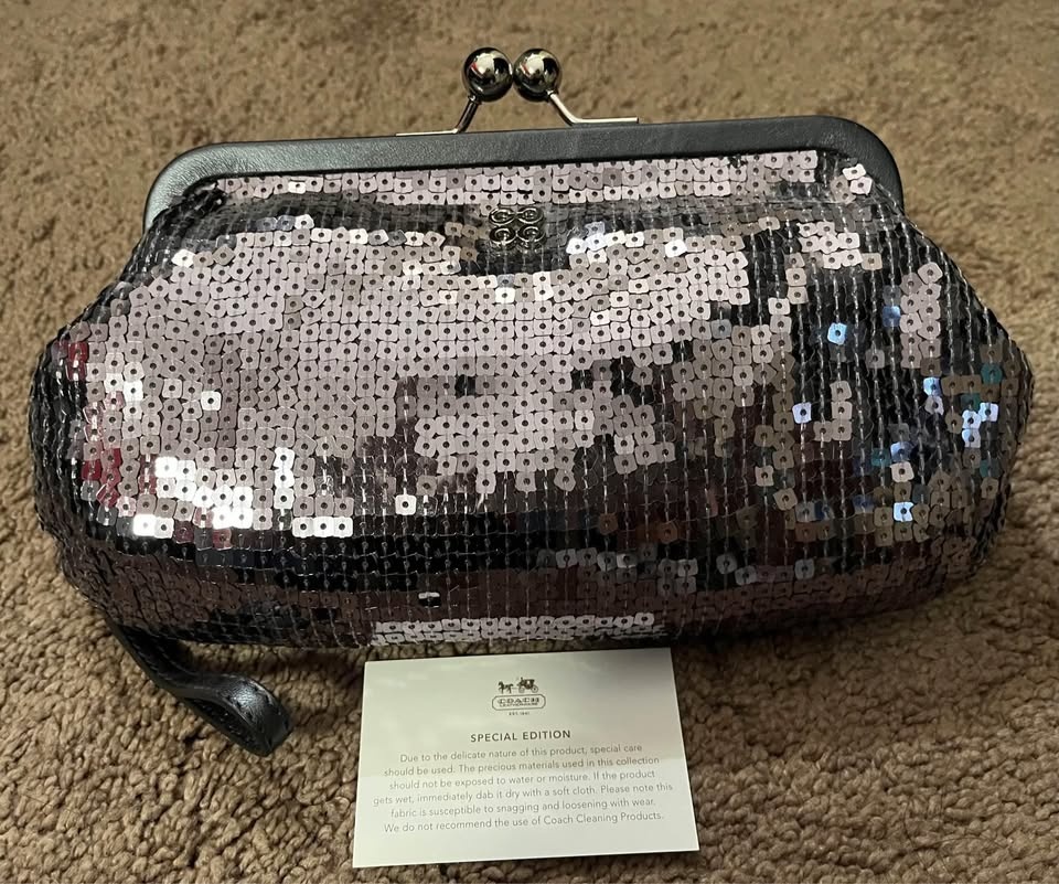 New Coach Clutches. Price : $120.00 each - photo 4