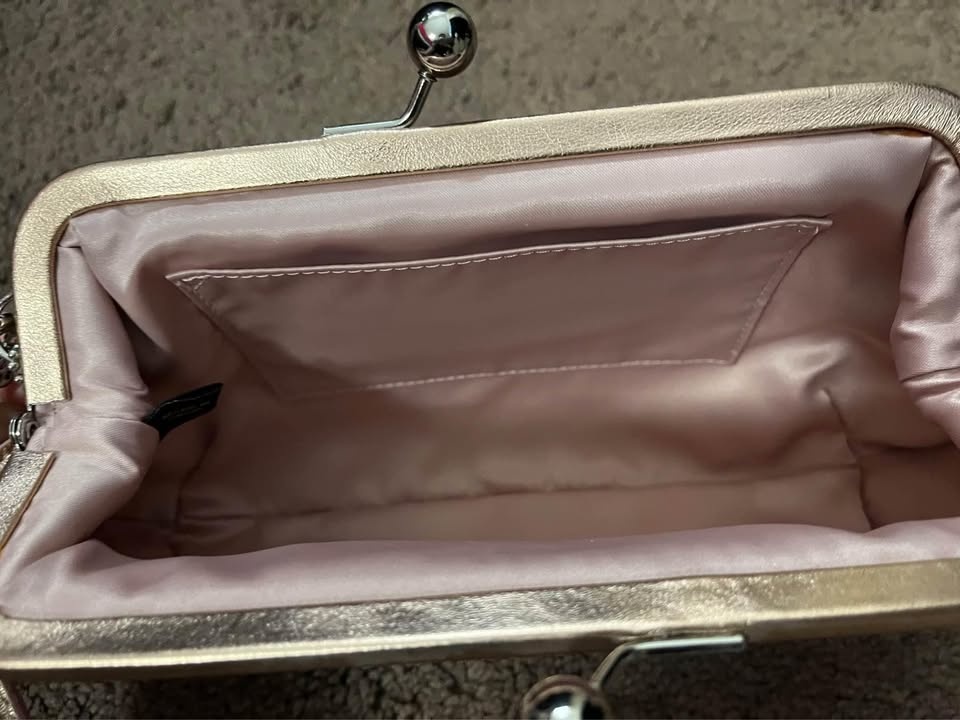 New Coach Clutches. Price : $120.00 each - photo 5
