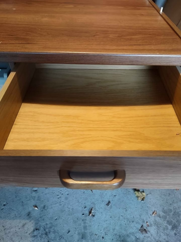 🪑 Sturdy Study Desk – Budget Student Option - photo 3