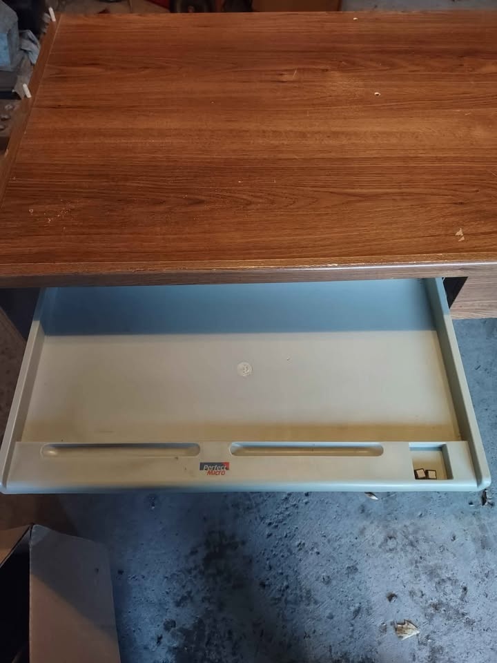 🪑 Sturdy Study Desk – Budget Student Option - photo 5