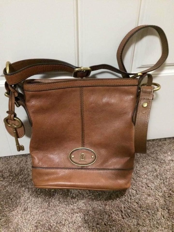Brand new Fossil Cross Body Price : $120 H 25cm x W 25cm - photo 2