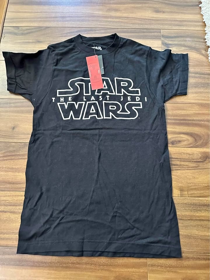 BNWT Star Wars Tees XS