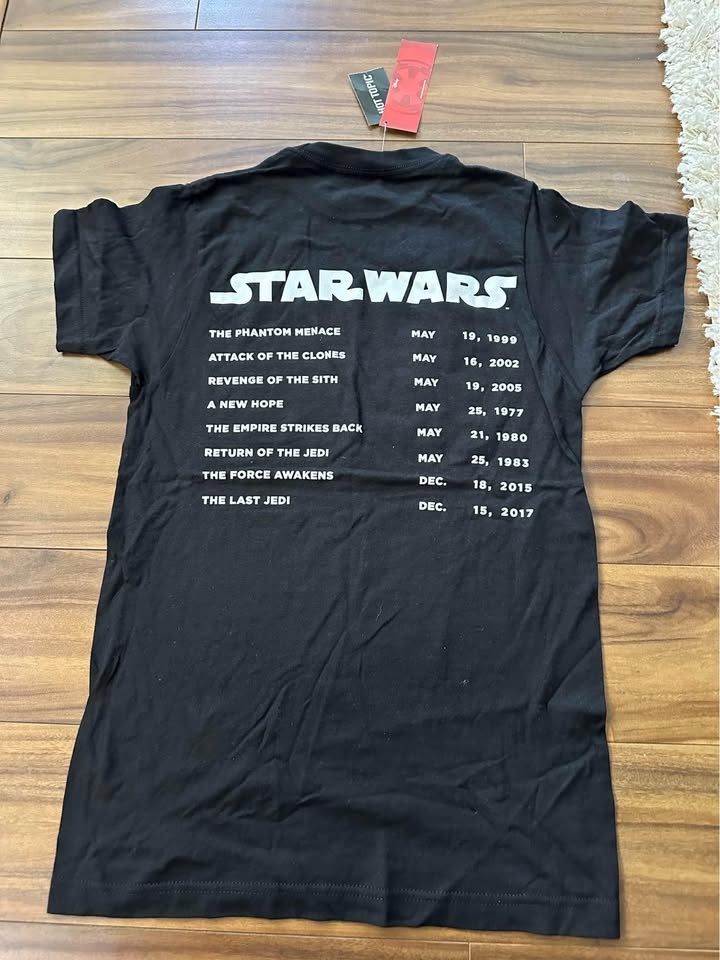 BNWT Star Wars Tees XS - photo 2
