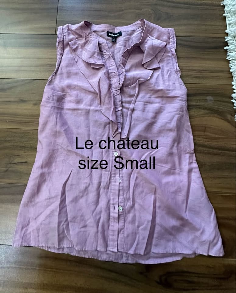 Never worn Le Chateau & Gap Blouses Price : $10 each - photo 4