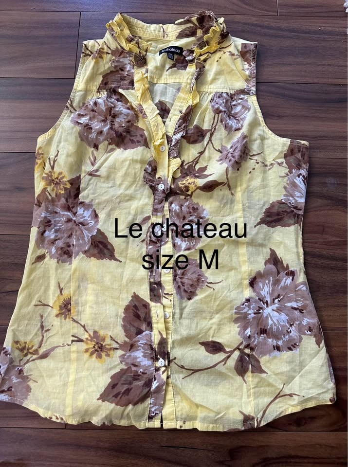 Never worn Le Chateau & Gap Blouses Price : $10 each - photo 5