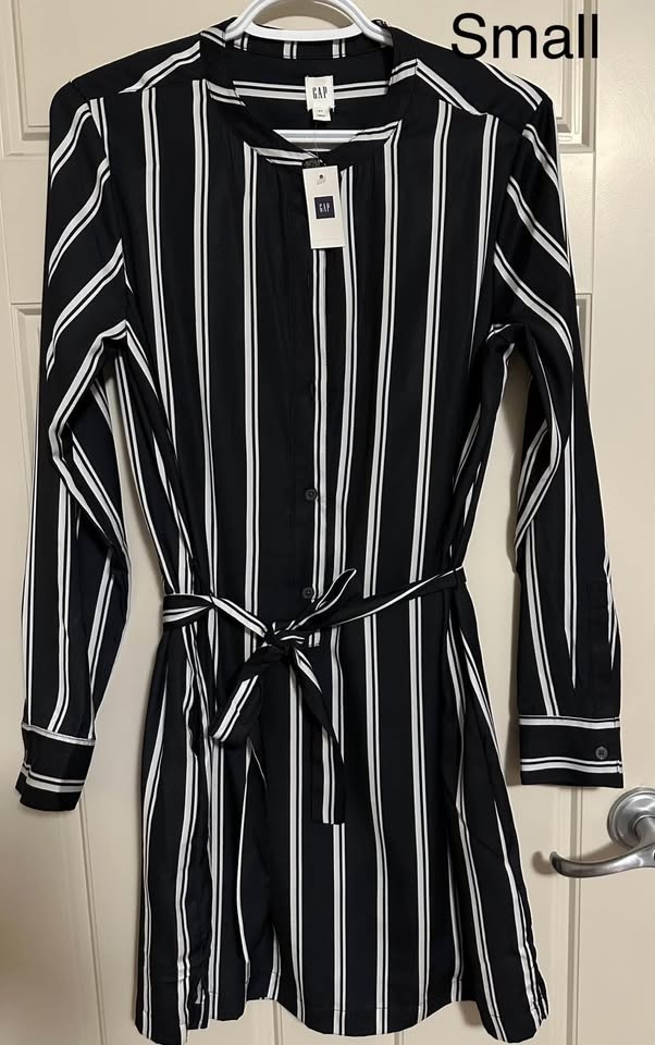 Never Worn Guess & Le Chateau and Gap Dresses - photo 5