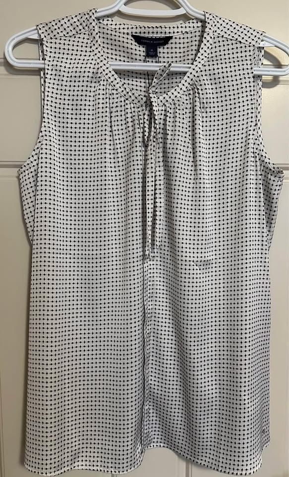 BNWT TOMMY HILFIGER Size : Medium Price :$45 each - photo 2
