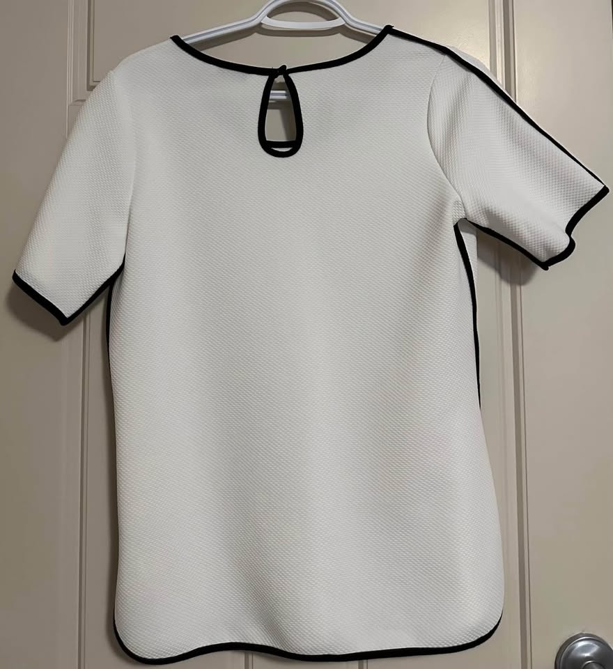BNWT Ricki's Tops Price $30 each Size : Small - photo 3
