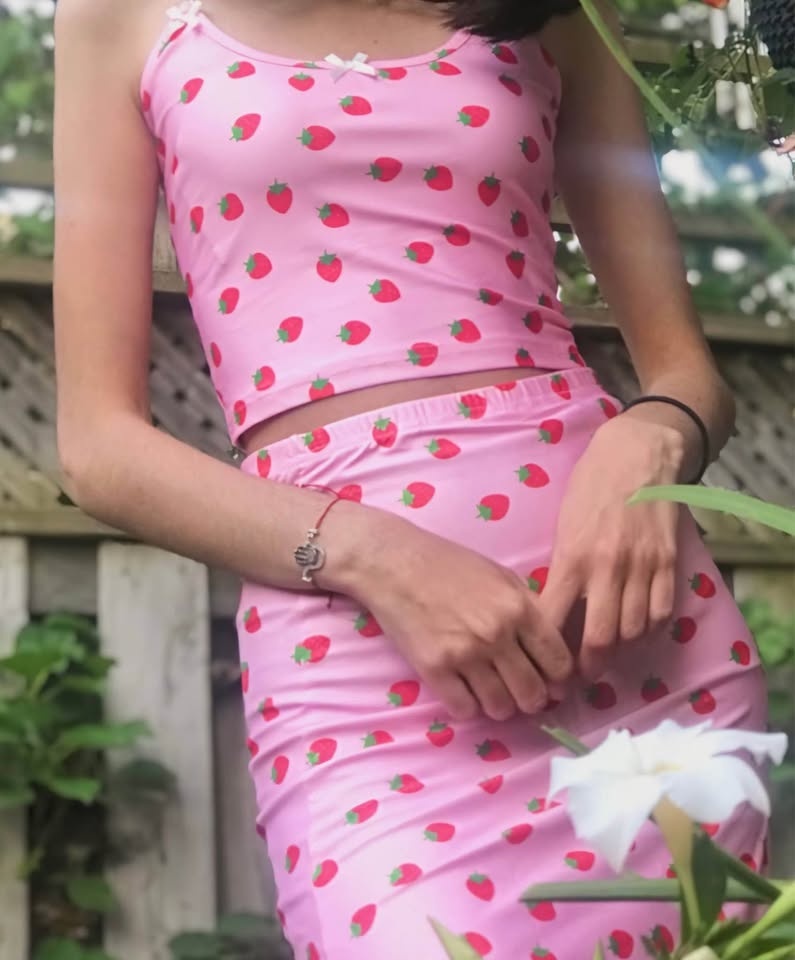 Strawberry tank top and skirt set - photo 2