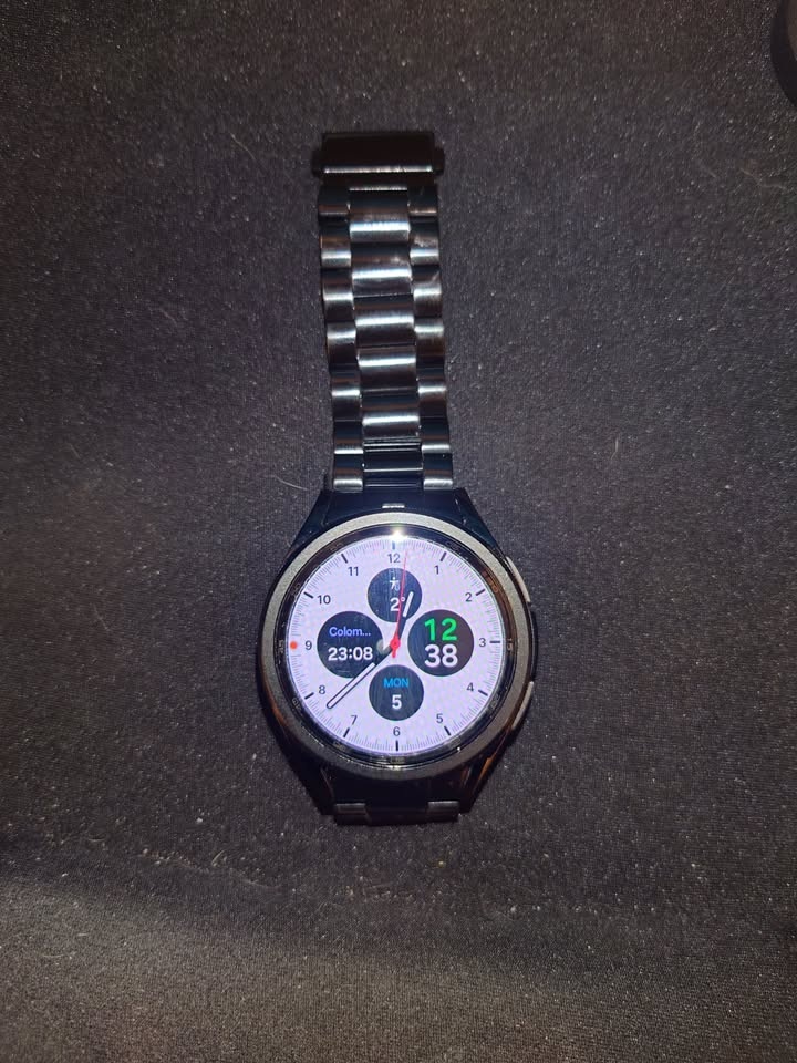 LNIB - Samsung Galaxy Watch6 Classic (43mm, Bluetooth) - photo 3