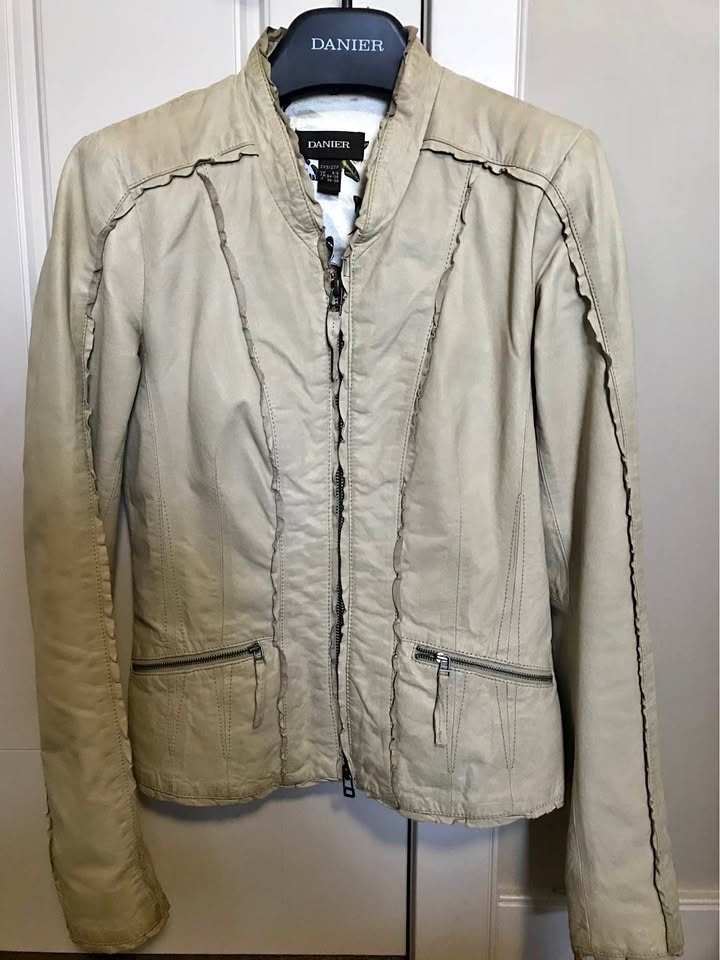 Danier Size : 2 Extra Small