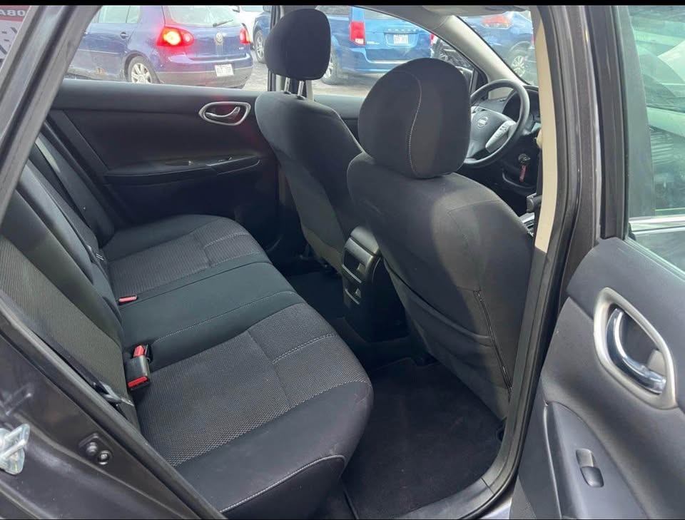 2015 Nissan Sentra - photo 2