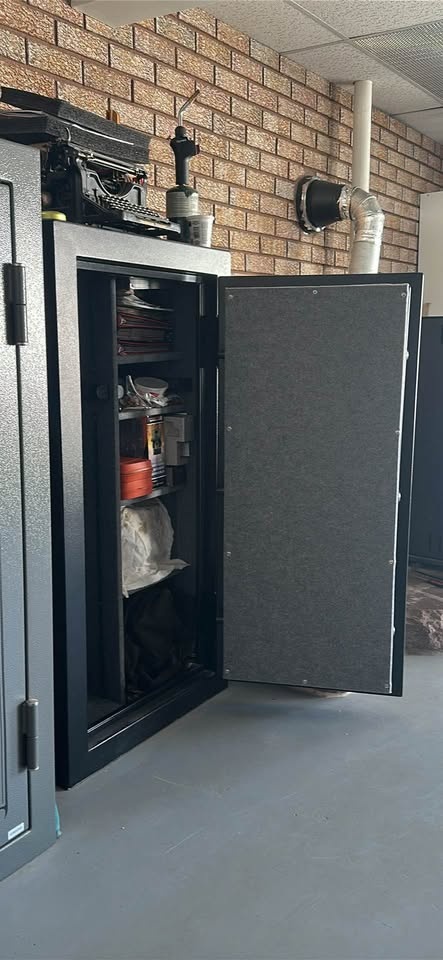 Stack-On steel security cabinet - photo 2