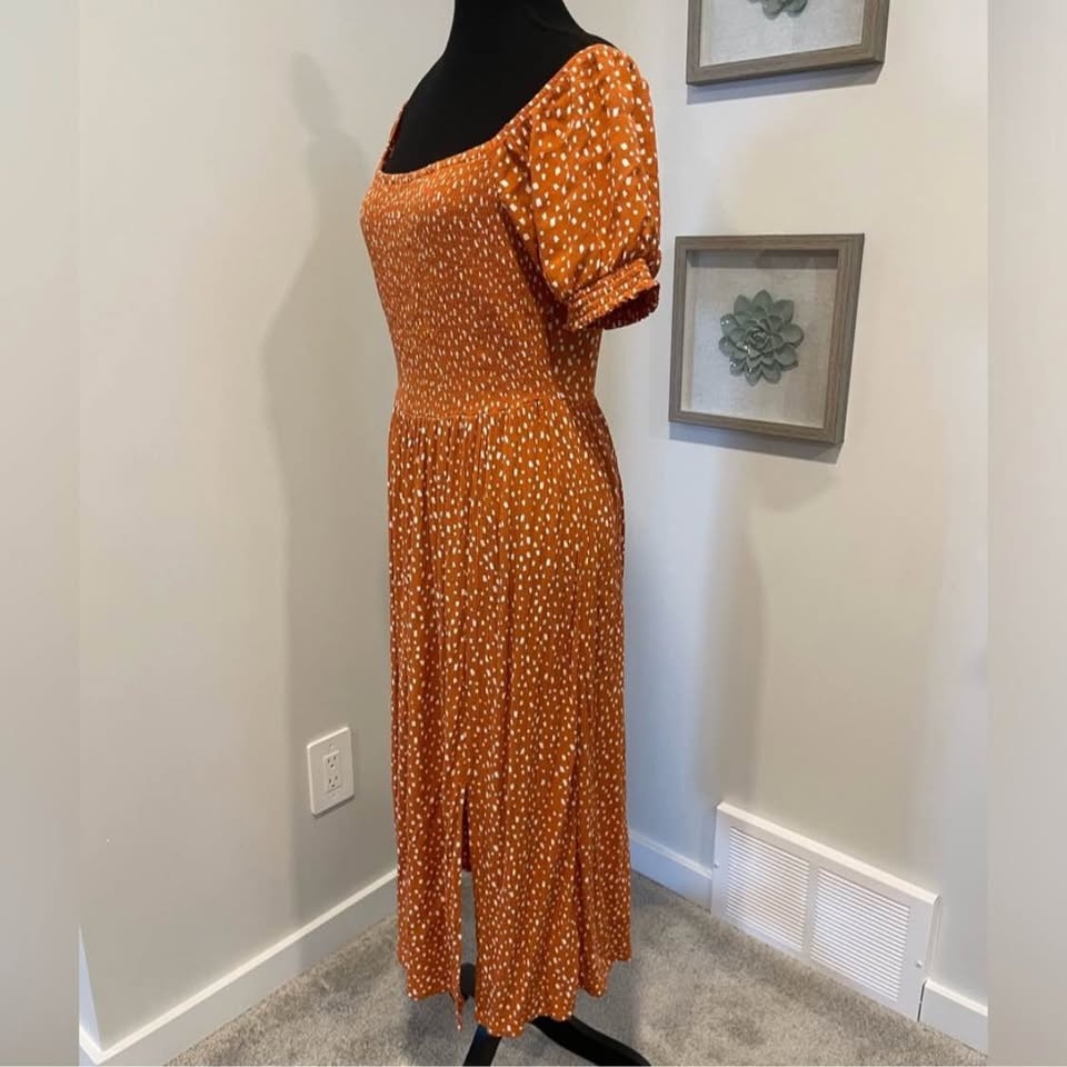 In Perfect Condition! Roxy Smocked Polka Dot Dress Size Medium - photo 2