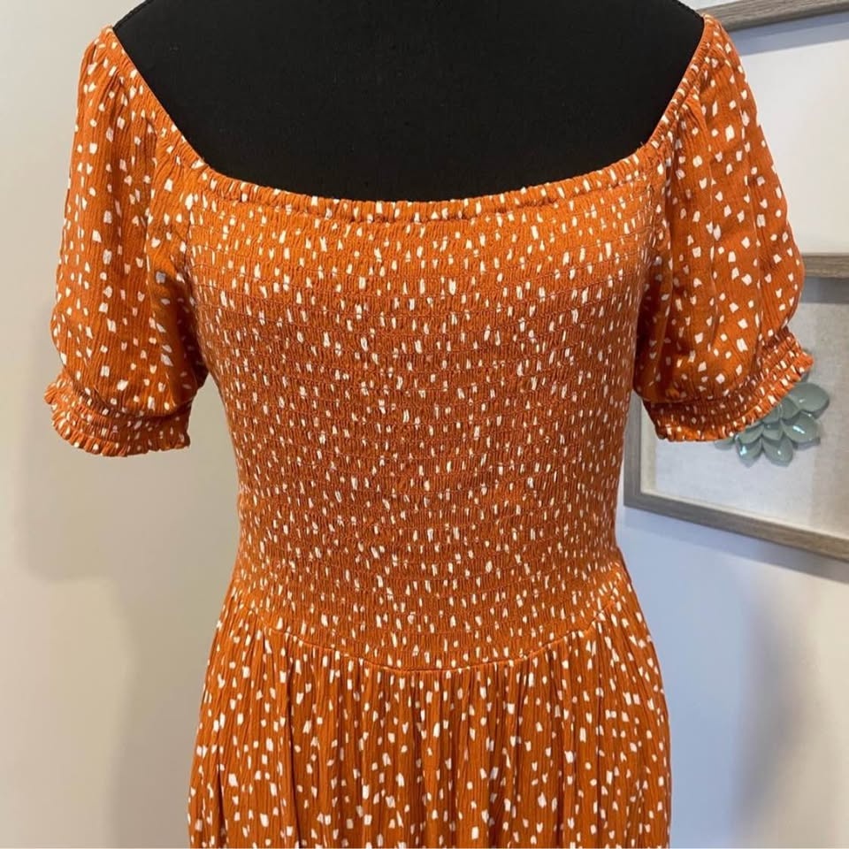 In Perfect Condition! Roxy Smocked Polka Dot Dress Size Medium - photo 5