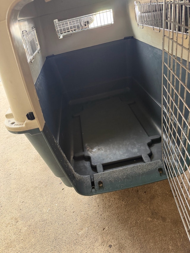 XL PET TRAVEL CRATE