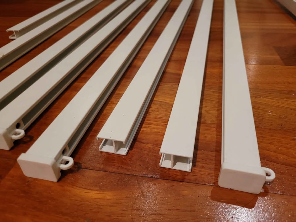 Ikea Vidga curtain tracks w/ fixtures (~20 meters) - photo 3