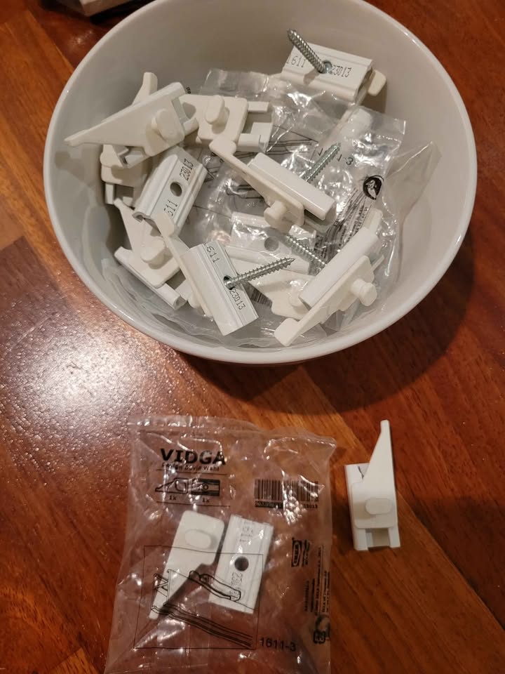 Ikea Vidga curtain tracks w/ fixtures (~20 meters) - photo 5