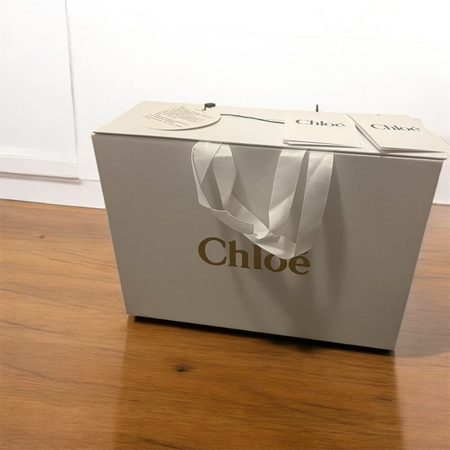 Chloe Box