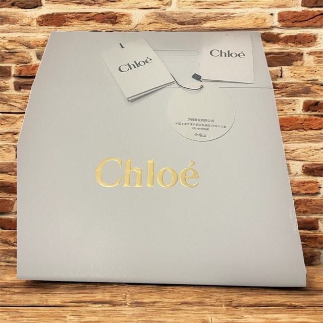 Chloe Box - photo 5