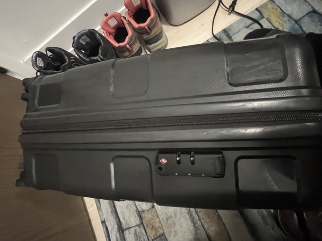 American Tourister Black Hardside Suitcase - photo 4